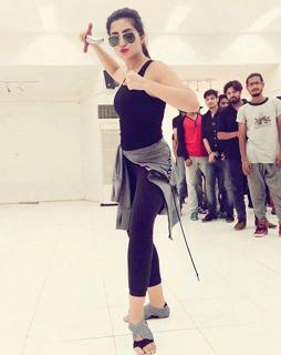 Sohai Ali Abro feet photo 18