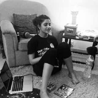 Sohai Ali Abro feet photo 17