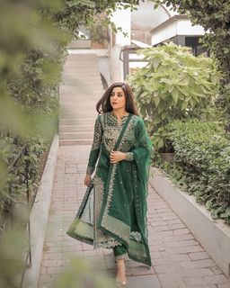 Sohai Ali Abro feet photo 4