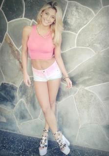 Sol Pérez feet photo thumbnail