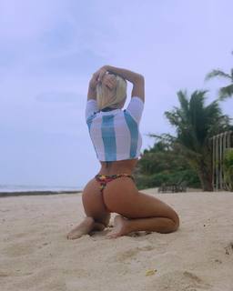 Sol Pérez feet photo thumbnail