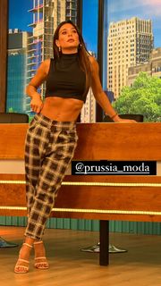 Sol Pérez feet photo thumbnail