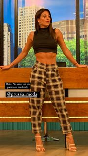 Sol Pérez feet photo thumbnail