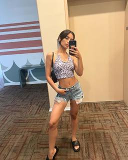 Sol Rodríguez feet photo thumbnail