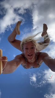 Sol Ruca feet photo 3