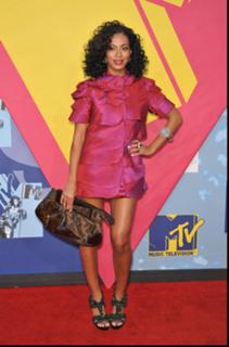 Solange feet photo thumbnail