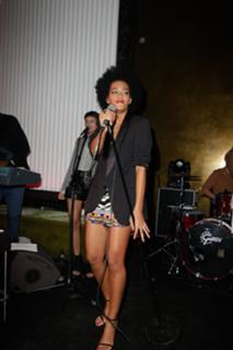 Solange feet photo thumbnail