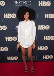 Solange feet photo thumbnail