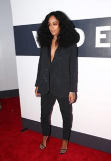 Solange feet photo thumbnail