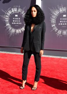 Solange feet photo thumbnail