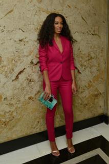 Solange feet photo thumbnail