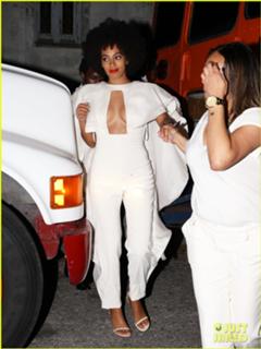 Solange feet photo thumbnail