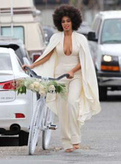 Solange feet photo thumbnail