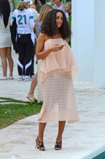 Solange feet photo thumbnail