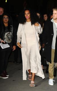 Solange feet photo thumbnail