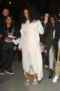 Solange feet photo thumbnail