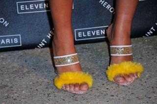 Solange feet photo thumbnail