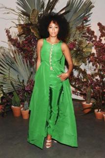 Solange feet photo thumbnail