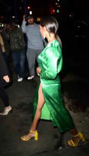 Solange feet photo thumbnail