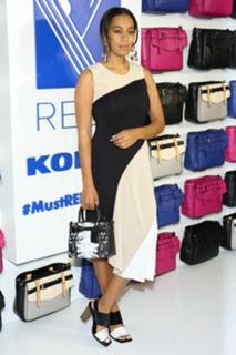 Solange feet photo thumbnail