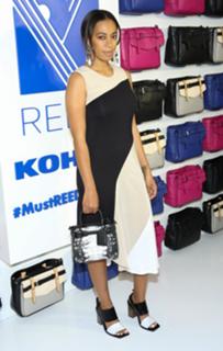 Solange feet photo thumbnail