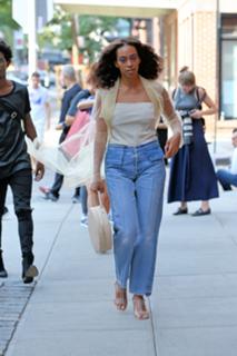 Solange feet photo thumbnail
