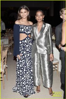 Solange feet photo thumbnail