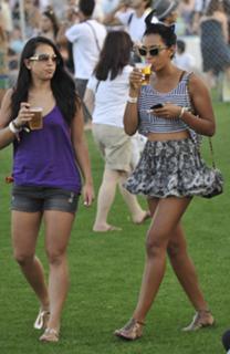 Solange feet photo thumbnail