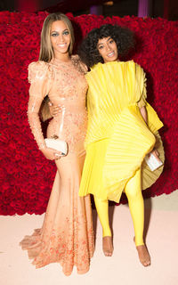 Solange feet photo thumbnail