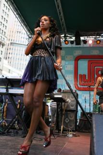 Solange feet photo thumbnail