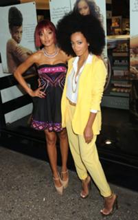 Solange feet photo thumbnail