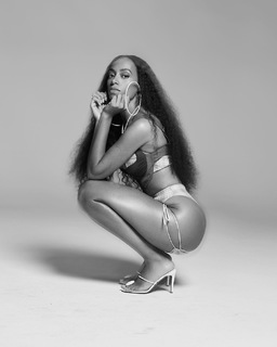 Solange feet photo thumbnail