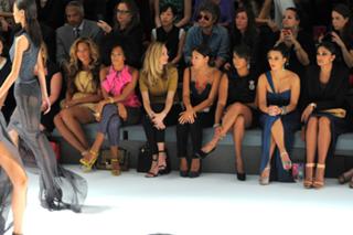 Solange feet photo thumbnail