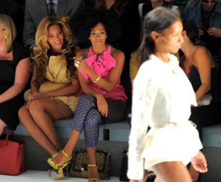 Solange feet photo thumbnail