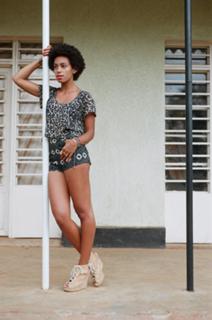 Solange feet photo thumbnail