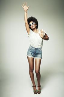 Solange feet photo thumbnail