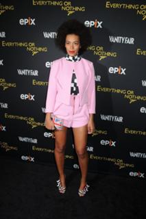 Solange feet photo thumbnail