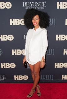 Solange feet photo thumbnail