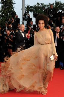 Solange feet photo thumbnail