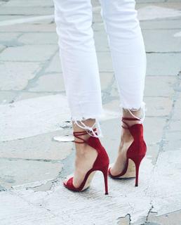 Soleil Sorgè feet photo 8