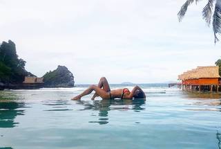 Solenn Heussaff feet photo 8