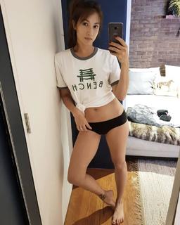 Solenn Heussaff feet photo 11