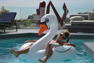 Sommer Ray feet photo thumbnail