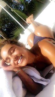 Sommer Ray feet photo thumbnail