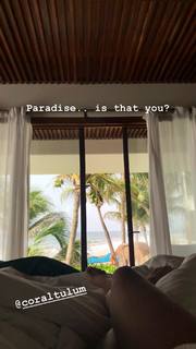 Sommer Ray feet photo thumbnail