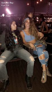 Sommer Ray feet photo thumbnail