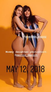 Sommer Ray feet photo thumbnail