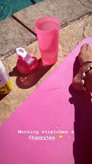 Sommer Ray feet photo thumbnail