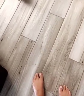 Sommer Ray feet photo thumbnail