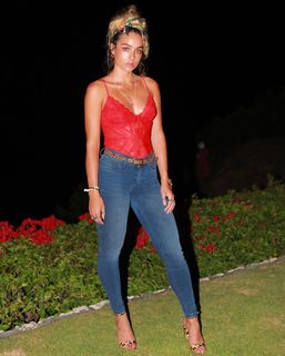 Sommer Ray feet photo thumbnail